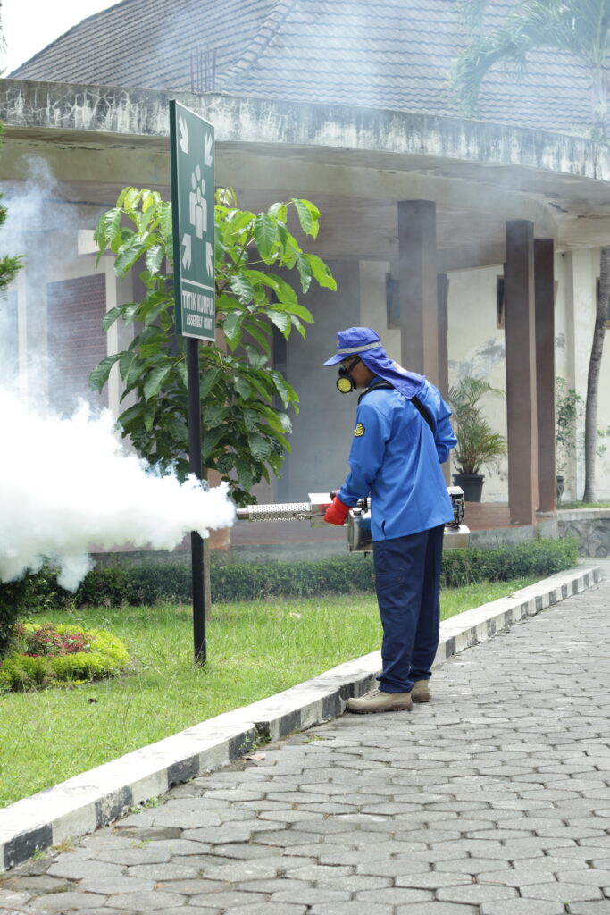 hot fogging taman guna mengendalikan penyebaran dan pertumbuhan vector penyakit seperti nyamuk